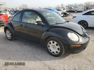 2007 Volkswagen New Beetle Coupe with VIN 3VWEW31CX7M519236, listed as a Copart auction lot 85434464 with 154,806 mi miles and Salvage Title. Bid and sale history available at carsss.com. Image 4.