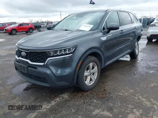 2021 Kia Sorento LX z VIN 5XYRGDLC7MG043279, wystawiony jako IAAI lot #41814356 z przebiegiem 97 094 mil mil oraz . Historia ofert i sprzedaży dostępna na DreamBid. Obrazek 17.