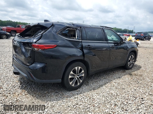 2021 Toyota Highlander XLE with VIN 5TDGZRAH2MS521284, listed as a Copart auction lot 59986685 with 106,610 mi miles and Salvage title. Bid and sale history available at DreamBid. Image 3.