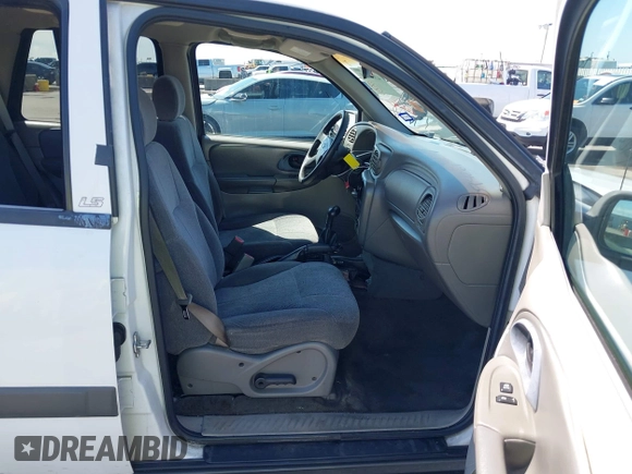2004 Chevrolet TrailBlazer LT with VIN 1GNDS13S342361478, listed as a IAAI auction lot 42094261 with 298,130 mi miles and . Bid and sale history available at DreamBid. Image 5.