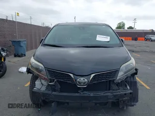 2018 Toyota Sienna SE with VIN 5TDXZ3DC0JS939237, listed as a IAAI auction lot 42249086 with 79,210 mi miles and . Bid and sale history available at DreamBid. Image 12.