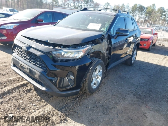 2019 Toyota RAV4 XLE with VIN 2T3W1RFV3KC002372, listed as a IAAI auction lot 41701236 with 111,706 mi miles. Bid and sale history available at carsss.com. Image 17.