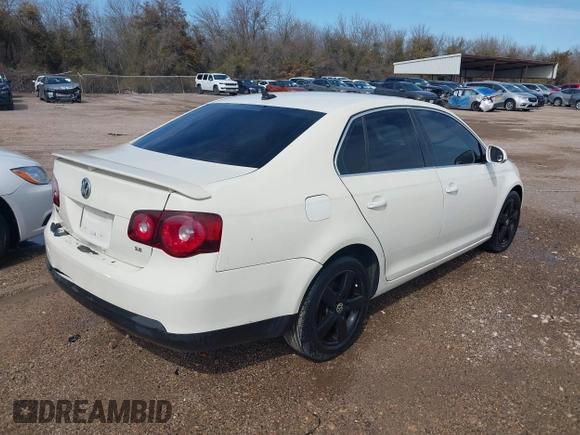 2008 Volkswagen Jetta Sedan SE with VIN 3VWRM71K18M042753, listed as a IAAI auction lot 41280575 with 208,244 mi miles. Bid and sale history available at carsss.com. Image 4.