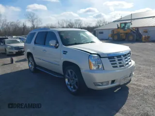 2012 Cadillac Escalade Luxury z VIN 1GYS4BEF5CR155238, wystawiony jako IAAI lot #41365753 z przebiegiem 211 621 mil mil oraz . Historia ofert i sprzedaży dostępna na DreamBid. Obrazek 1.