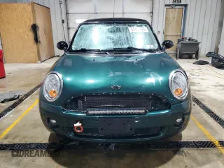 2008 MINI Hardtop with VIN WMWMF33558TT66729, listed as a Copart auction lot 51153645 with 127,357 mi miles and Salvage Title. Bid and sale history available at DreamBid. Image 5.