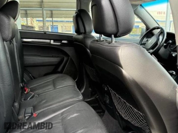 2015 Kia Sorento SX Limited with VIN 5XYKW4A79FG614218, listed as a Copart auction lot 83112614 with 161,345 mi miles and Clean Title. Bid and sale history available at carsss.com. Image 6.