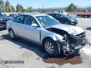 2003 Volkswagen Passat GLS z VIN WVWPD63B33P260066, wystawiony jako IAAI lot #42416281 z przebiegiem 154 678 mil mil oraz . Historia ofert i sprzedaży dostępna na DreamBid. Obrazek 1.
