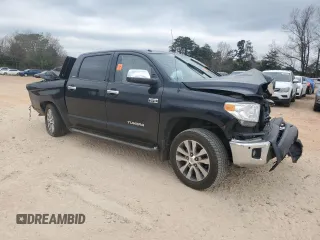 2017 Toyota Tundra Limited z VIN 5TFHW5F10HX606254, wystawiony jako Copart lot #49882695 z przebiegiem Nie podano mil oraz Szkoda całkowita • Salvage title. Historia ofert i sprzedaży dostępna na DreamBid. Obrazek 4.