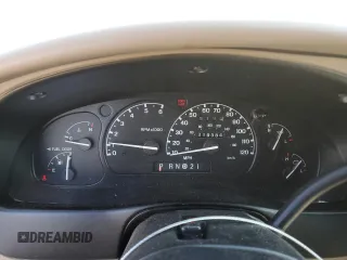 2000 Ford Explorer XLT z VIN 1FMDU83P1YZC26628, wystawiony jako Copart lot #69201664 z przebiegiem 219 384 mil mil oraz Nie do naprawy • Non repairable. Historia ofert i sprzedaży dostępna na DreamBid. Obrazek 9.