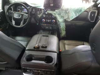 2021 GMC Sierra 3500HD Denali z VIN 1GT49WEYXMF261440, wystawiony jako Copart lot #43560575 z przebiegiem 83 839 mil mil oraz Szkoda całkowita • Salvage title. Historia ofert i sprzedaży dostępna na DreamBid. Obrazek 8.