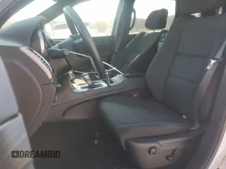 2020 Jeep Grand Cherokee Laredo E с VIN 1C4RJEAGXLC219841, выставлен на аукционе Copart как лот 48617635 с пробегом 35 325 миль миль и Списание • Salvage title. История ставок и продаж доступна на DreamBid. Изображение 7.