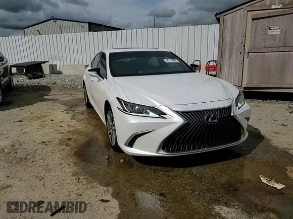 2020 Lexus ES 300h z VIN 58AD21B11LU004650, wystawiony jako Copart lot #56119995 z przebiegiem 140 172 mil mil oraz Nie do naprawy • Non repairable. Historia ofert i sprzedaży dostępna na DreamBid. Obrazek 13.