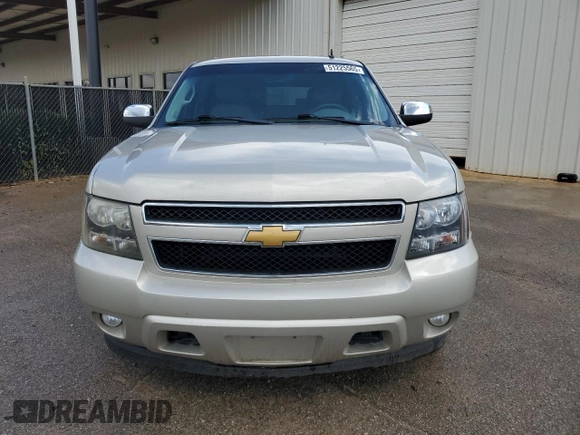 2013 Chevrolet Suburban LT with VIN 1GNSCJE00DR149337, listed as a Copart auction lot 51225565 with 193,746 mi miles and Salvage title. Bid and sale history available at DreamBid. Image 5.
