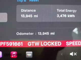 2023 Tesla Model 3 z VIN 5YJ3E1EA2PF591661, wystawiony jako IAAI lot #42014086 z przebiegiem 13 945 mil mil oraz . Historia ofert i sprzedaży dostępna na DreamBid. Obrazek 15.