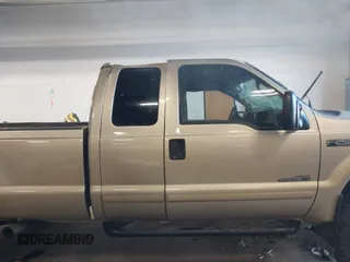 2001 Ford Super Duty F-250 XL with VIN 3FTNX21F81MA06613, listed as a IAAI auction lot 41445674 with 206,434 mi miles. Bid and sale history available at carsss.com. Image 13.