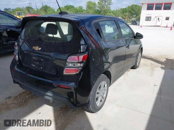 2020 Chevrolet Sonic LT z VIN 1G1JG6SB1L4135267, wystawiony jako IAAI lot #41717139 z przebiegiem 62 834 mil mil oraz . Historia ofert i sprzedaży dostępna na DreamBid. Obrazek 4.