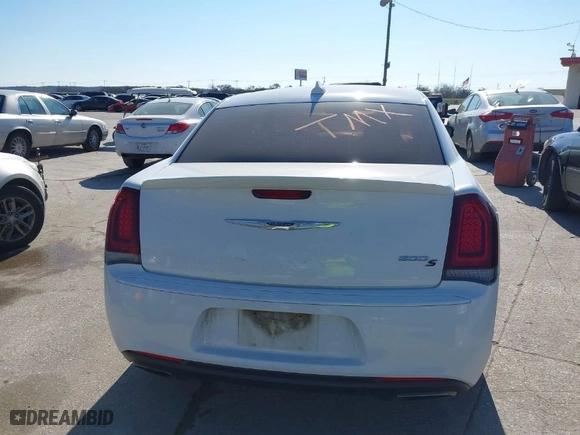 2018 Chrysler 300 with VIN 2C3CCABG1JH143075, listed as a IAAI auction lot 41370367 with 232,069 mi miles. Bid and sale history available at carsss.com. Image 16.
