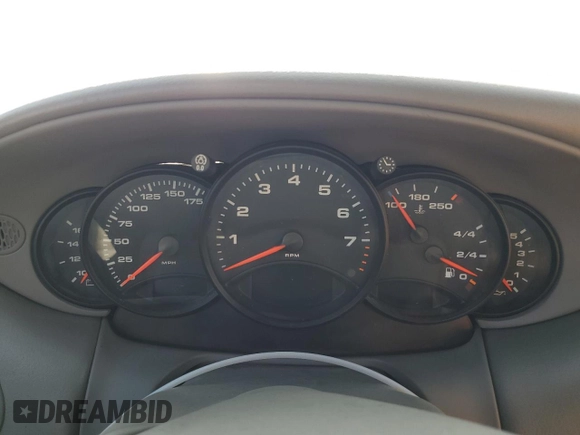 2000 Porsche 911 z VIN WP0AA2993YS621294, wystawiony jako Copart lot #47546345 z przebiegiem Nie podano mil oraz Szkoda całkowita • Salvage title. Historia ofert i sprzedaży dostępna na DreamBid. Obrazek 9.
