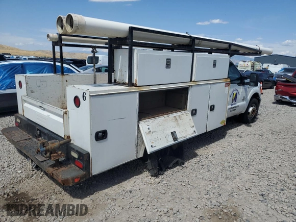 2015 Ford F-350 XL with VIN 1FDRF3GT3FEC27665, listed as a Copart auction lot 63334995 with 181,562 mi miles and Clean title. Bid and sale history available at DreamBid. Image 3.