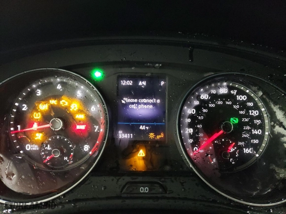 2021 Volkswagen Atlas Cross Sport 3.6L V6 SE w/Technology R-Line with VIN 1V2RE2CA4MC226442, listed as a Copart auction lot 81590624 with 33,411 mi miles and Salvage Title. Bid and sale history available at carsss.com. Image 9.