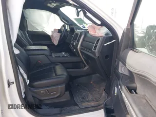 2019 Ford Expedition Max XLT с VIN 1FMJK1HTXKEA54863, выставлен на аукционе IAAI как лот 40925532 с пробегом Не указан миль и . История ставок и продаж доступна на DreamBid. Изображение 5.