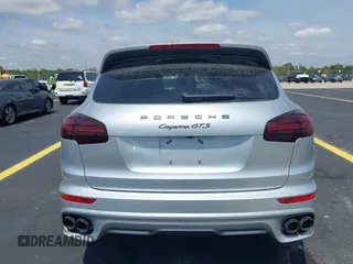2016 Porsche Cayenne GTS z VIN WP1AD2A27GLA76018, wystawiony jako IAAI lot #42209515 z przebiegiem 49 432 mil mil oraz . Historia ofert i sprzedaży dostępna na DreamBid. Obrazek 16.