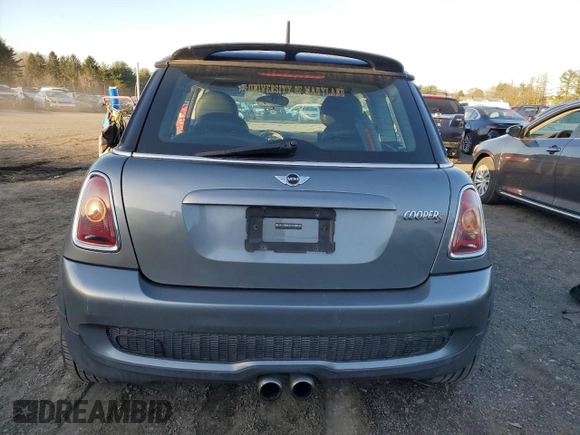 2007 MINI Hardtop S with VIN WMWMF73567TT83724, listed as a Copart auction lot 55041895 with Not provided miles and Non repairable. Bid and sale history available at DreamBid. Image 6.