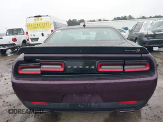 2021 Dodge Challenger R/T Scat Pack z VIN 2C3CDZFJ2MH586535, wystawiony jako IAAI lot #41224949 z przebiegiem 32 977 mil mil oraz . Historia ofert i sprzedaży dostępna na DreamBid. Obrazek 17.
