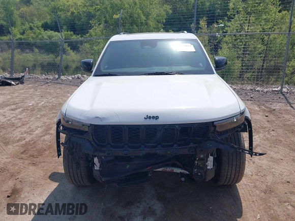2023 Jeep Grand Cherokee Altitude with VIN 1C4RJHAG4P8106056, listed as a IAAI auction lot 42275021 with 27,251 mi miles and . Bid and sale history available at DreamBid. Image 12.