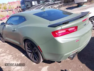 2017 Chevrolet Camaro 1SS z VIN 1G1FF1R72H0172498, wystawiony jako IAAI lot #41493053 z przebiegiem 115 465 mil mil oraz . Historia ofert i sprzedaży dostępna na DreamBid. Obrazek 3.