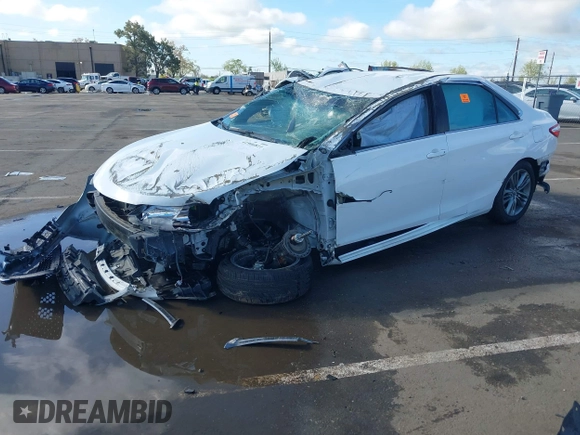 2015 Toyota Camry XLE z VIN 4T1BF1FK7FU110031, wystawiony jako IAAI lot #41906811 z przebiegiem Nie podano mil oraz . Historia ofert i sprzedaży dostępna na DreamBid. Obrazek 18.