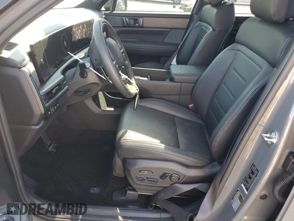 2025 Hyundai Santa Fe Calligraphy z VIN 5NMP5DGL6SH069088, wystawiony jako Copart lot #50767405 z przebiegiem 5 995 mil mil oraz Szkoda całkowita • Salvage title. Historia ofert i sprzedaży dostępna na DreamBid. Obrazek 7.