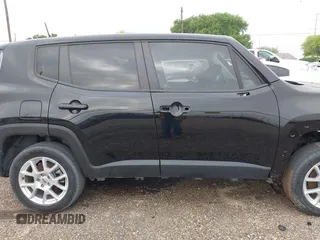 2023 Jeep Renegade Latitude z VIN ZACNJDB18PPP16162, wystawiony jako IAAI lot #41918299 z przebiegiem 10 608 mil mil oraz . Historia ofert i sprzedaży dostępna na DreamBid. Obrazek 14.