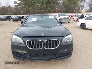 2015 BMW 7 Series 740i с VIN WBAYA6C58FD826880, выставлен на аукционе IAAI как лот 41360429 с пробегом 125 130 миль миль и . История ставок и продаж доступна на DreamBid. Изображение 13.