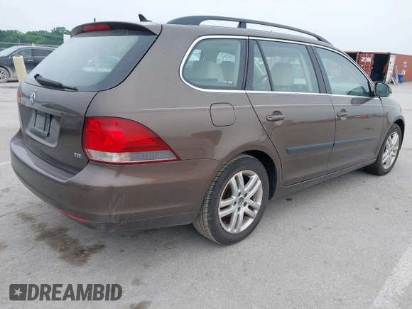 2011 Volkswagen Jetta TDI with VIN 3VWPL7AJ7BM678554, listed as a IAAI auction lot 42488778 with 135,808 mi miles and . Bid and sale history available at DreamBid. Image 4.