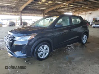 2024 Nissan Kicks S z VIN 3N1CP5BVXRL517467, wystawiony jako Copart lot #51703825 z przebiegiem 15 918 mil mil oraz Szkoda całkowita • Salvage title. Historia ofert i sprzedaży dostępna na DreamBid. Obrazek 1.