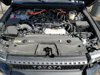 2024 Toyota Land Cruiser z VIN JTEABFAJXR5000883, wystawiony jako Copart lot #50334965 z przebiegiem Nie podano mil oraz Szkoda całkowita • Salvage title. Historia ofert i sprzedaży dostępna na DreamBid. Obrazek 12.