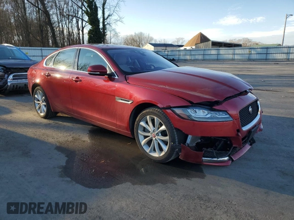 2018 Jaguar XF 25t Premium with VIN SAJBJ4FX6JCY55188, listed as a Copart auction lot 84970934 with 33,338 mi miles and Salvage Title. Bid and sale history available at carsss.com. Image 4.
