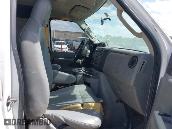 2013 Ford Econoline Cargo Commercial with VIN 1FTSE3EL4DDA38215, listed as a IAAI auction lot 41627924 with 181,821 mi miles. Bid and sale history available at carsss.com. Image 5.