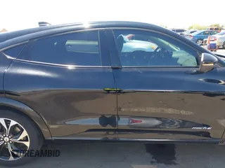 2023 Ford Mustang Mach-E Premium с VIN 3FMTK3RM5PMA13411, выставлен на аукционе IAAI как лот 42335313 с пробегом 32 837 миль миль и . История ставок и продаж доступна на DreamBid. Изображение 14.