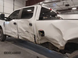 2018 Ford Super Duty F-250 SRW XL with VIN 1FT7W2B60JEC63345, listed as a IAAI auction lot 41159792 with 165,949 mi miles. Bid and sale history available at carsss.com. Image 6.
