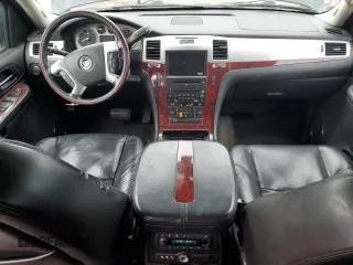 2009 Cadillac Escalade ESV с VIN 1GYFK262X9R294454, выставлен на аукционе Copart как лот 47105335 с пробегом 191 501 миль миль и Чистый • Clean title. История ставок и продаж доступна на DreamBid. Изображение 8.