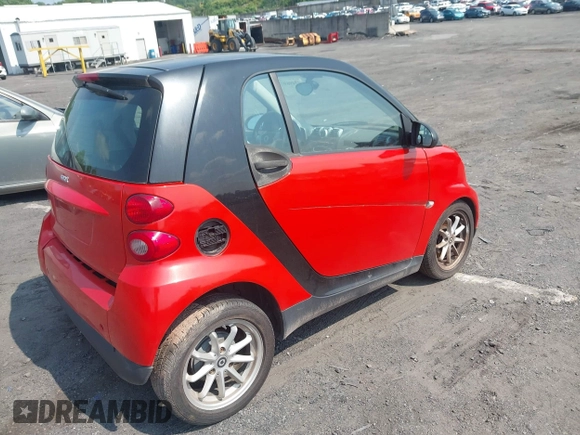 2008 Smart fortwo Pure с VIN WMEEJ31X78K207633, выставлен на аукционе IAAI как лот 42496970 с пробегом 171 828 миль миль и . История ставок и продаж доступна на DreamBid. Изображение 4.