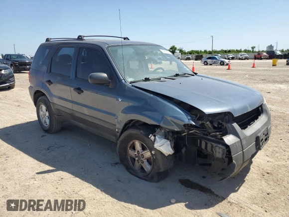 2005 Ford Escape XLS Value with VIN 1FMYU02Z75KB20193, listed as a Copart auction lot 52898665 with 121,166 mi miles and Salvage Title. Bid and sale history available at carsss.com. Image 4.