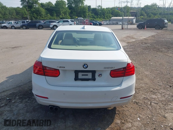 2015 BMW 3 Series 328i xDrive с VIN WBA3B5G51FNS20388, выставлен на аукционе IAAI как лот 42399201 с пробегом 97 349 миль миль и . История ставок и продаж доступна на DreamBid. Изображение 16.