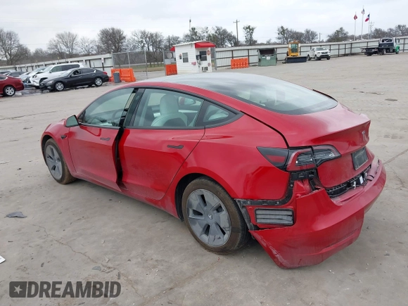 2023 Tesla Model 3 z VIN 5YJ3E1EA4PF384642, wystawiony jako IAAI lot #41496074 z przebiegiem 10 860 mil mil oraz . Historia ofert i sprzedaży dostępna na DreamBid. Obrazek 3.