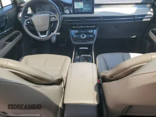 2020 Lincoln Corsair Standard z VIN 5LMCJ1C94LUL17635, wystawiony jako Copart lot #53818835 z przebiegiem 69 490 mil mil oraz Szkoda całkowita • Salvage title. Historia ofert i sprzedaży dostępna na DreamBid. Obrazek 8.