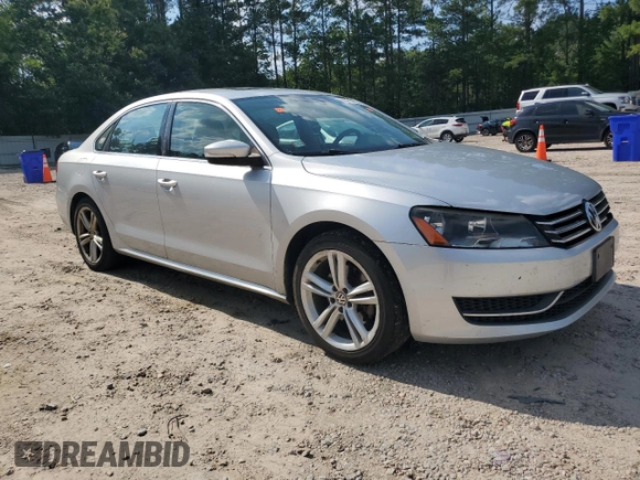 2014 Volkswagen Passat SE with VIN 1VWBT7A36EC047828, listed as a Copart auction lot 63711855 with 204,196 mi miles and Clean title. Bid and sale history available at DreamBid. Image 4.