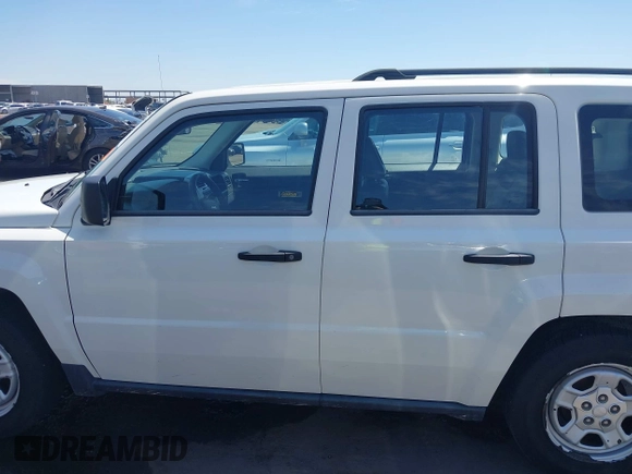 2008 Jeep Patriot Sport with VIN 1J8FT28098D722050, listed as a IAAI auction lot 42173974 with 125,343 mi miles and . Bid and sale history available at DreamBid. Image 14.