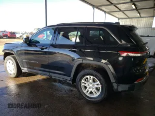 2024 Jeep Grand Cherokee Laredo with VIN 1C4RJHAG0RC700496, listed as a Copart auction lot 88449625 with 32,049 mi miles and Clean title. Bid and sale history available at DreamBid. Image 2.